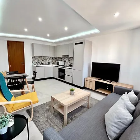 Victor 203 Apartment *